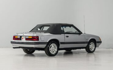 Ford-Mustang-Cabriolet-1984-6