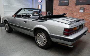 Ford-Mustang-Cabriolet-1986-10