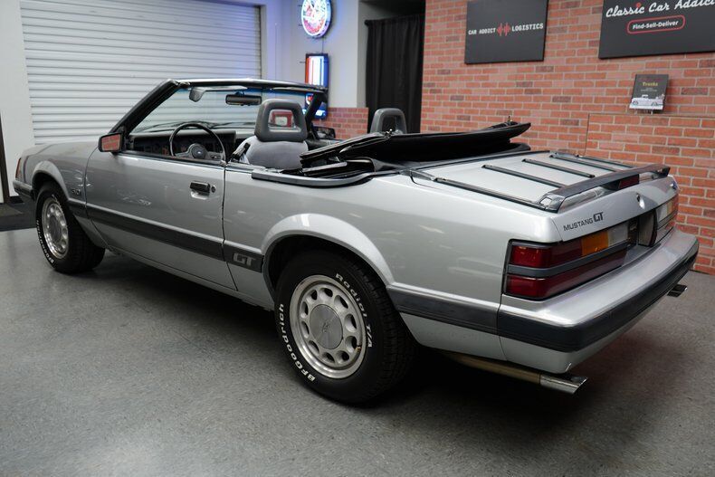 Ford-Mustang-Cabriolet-1986-10