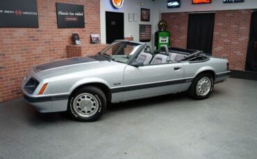 Ford-Mustang-Cabriolet-1986-2