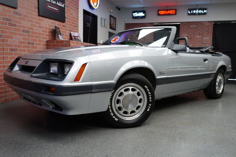 Ford-Mustang-Cabriolet-1986-5