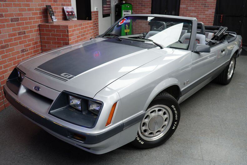 Ford-Mustang-Cabriolet-1986-7