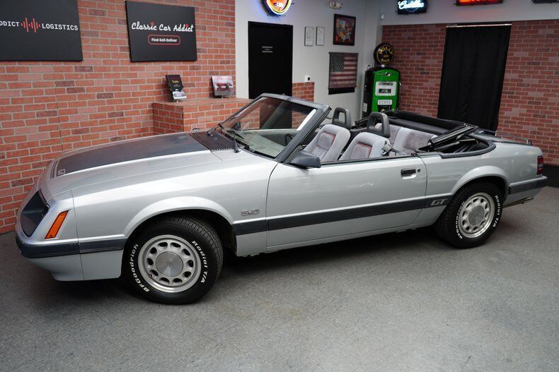 Ford-Mustang-Cabriolet-1986-8