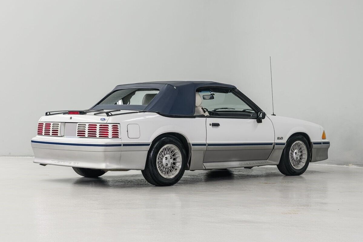 Ford-Mustang-Cabriolet-1988-6