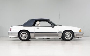 Ford-Mustang-Cabriolet-1988-7