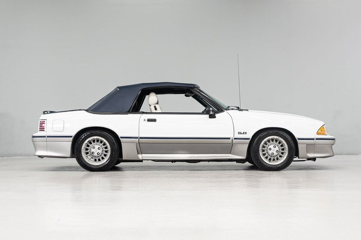 Ford-Mustang-Cabriolet-1988-7