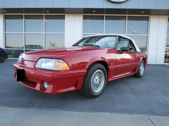 Ford-Mustang-Cabriolet-1989-3