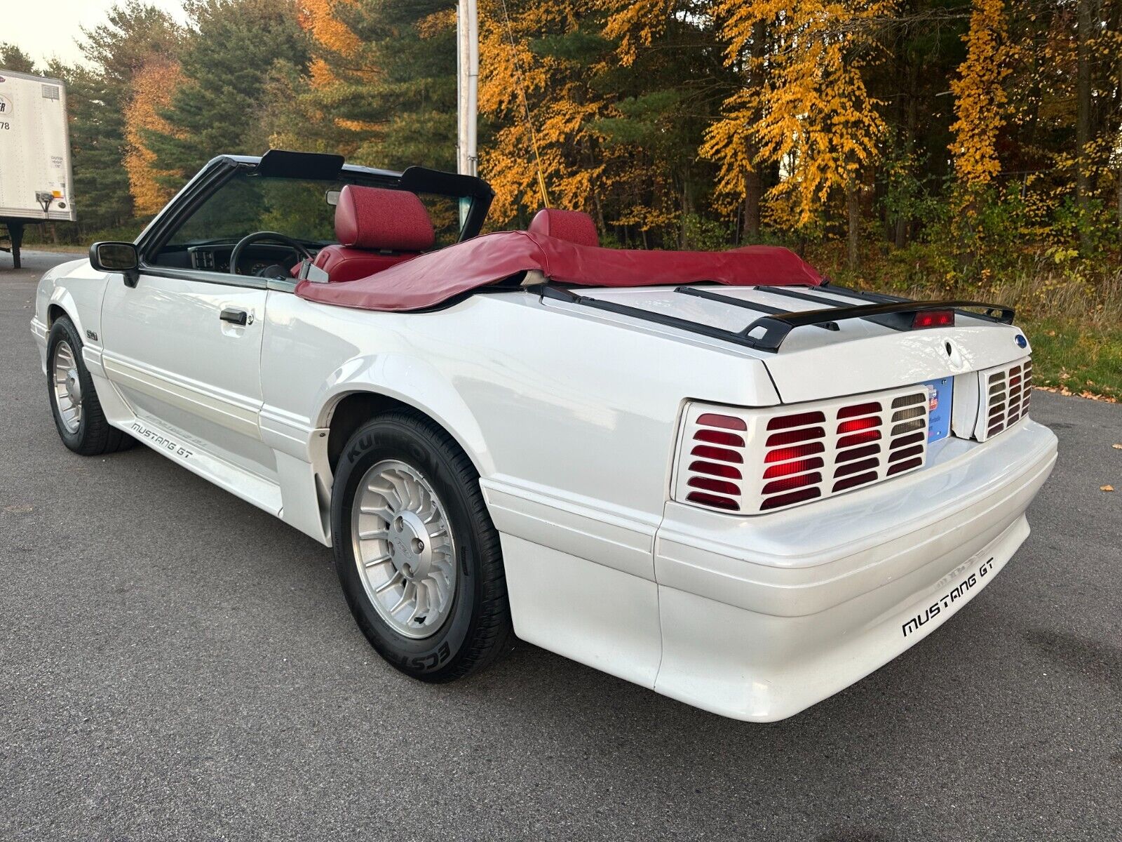 Ford-Mustang-Cabriolet-1989-3