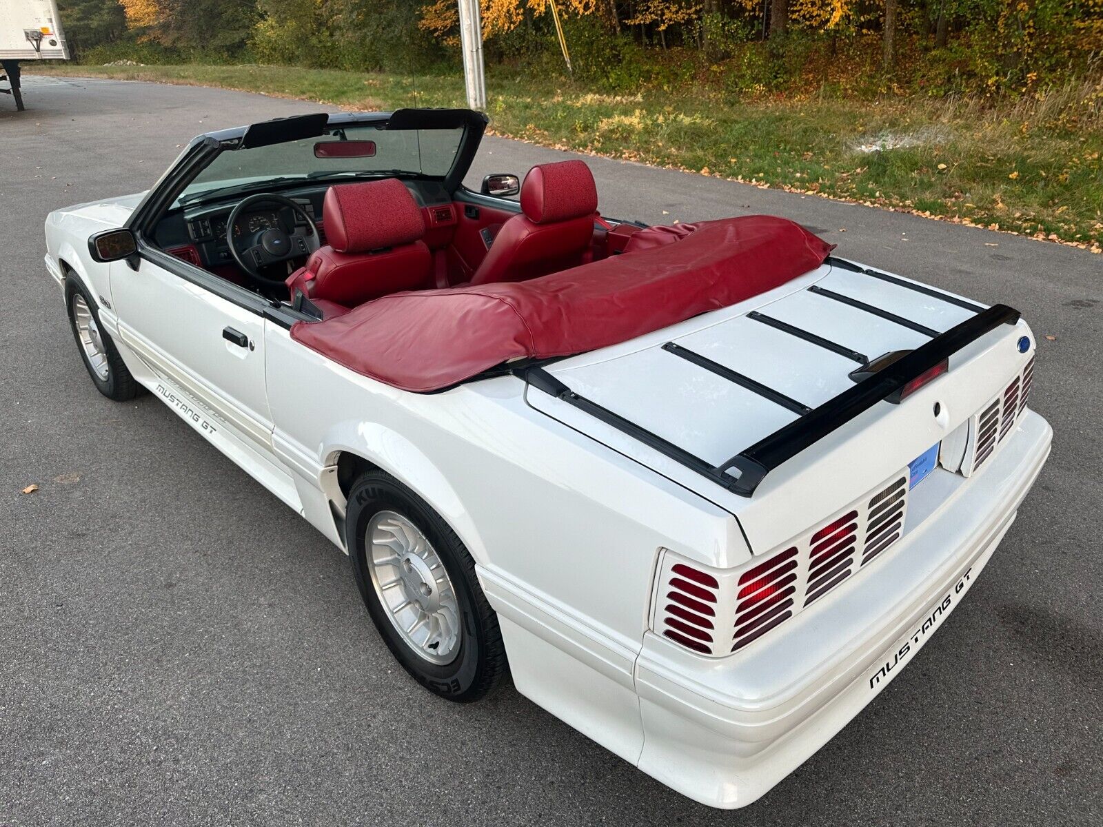 Ford-Mustang-Cabriolet-1989-4