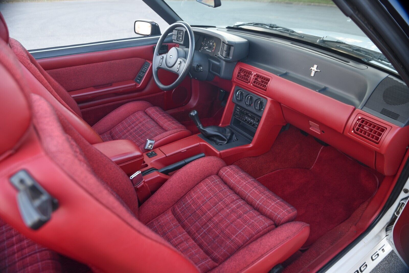 Ford-Mustang-Cabriolet-1989-4