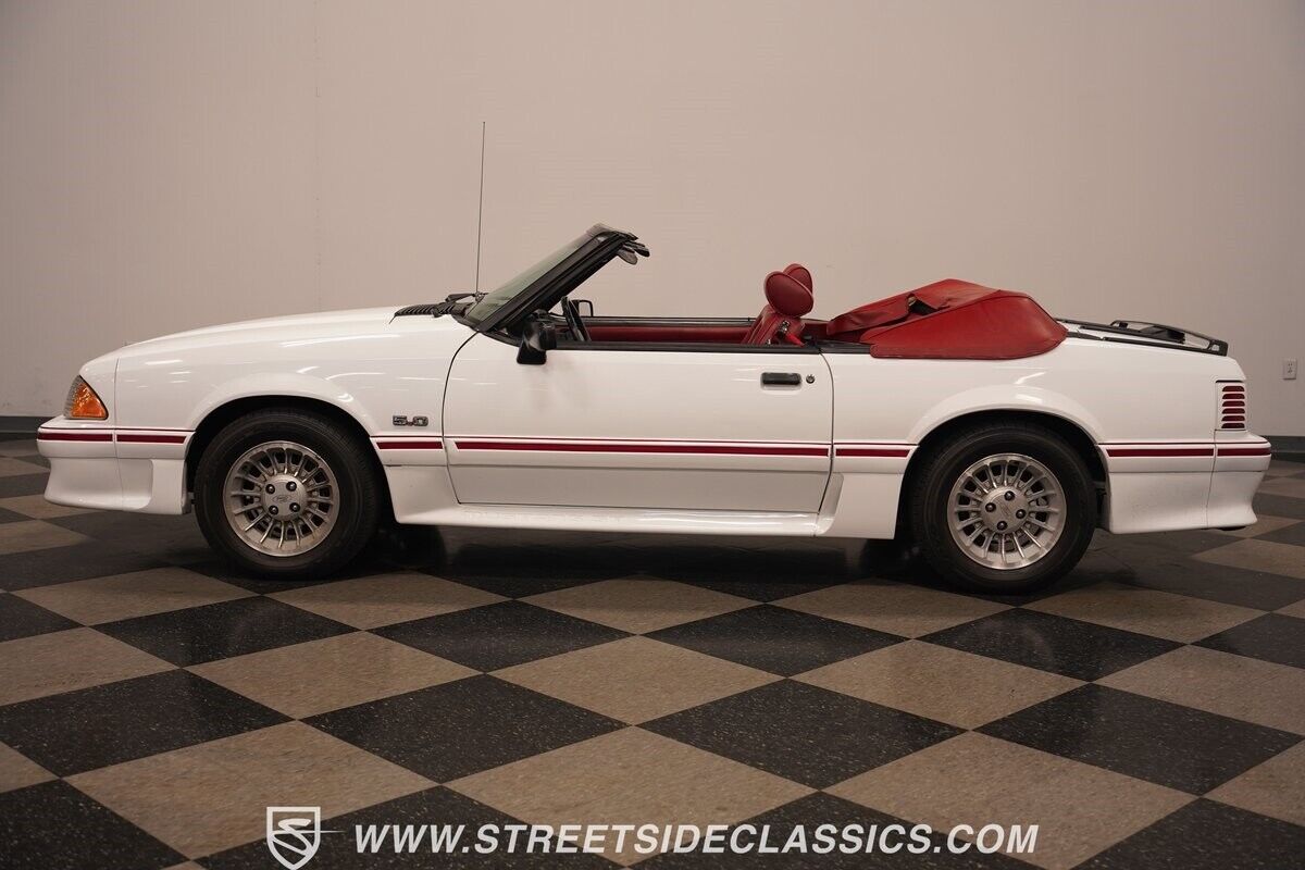 Ford-Mustang-Cabriolet-1989-9