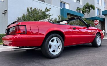 Ford-Mustang-Cabriolet-1992-1