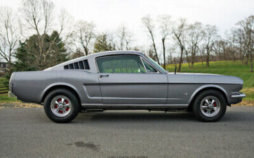 Ford-Mustang-Coupe-1965-8