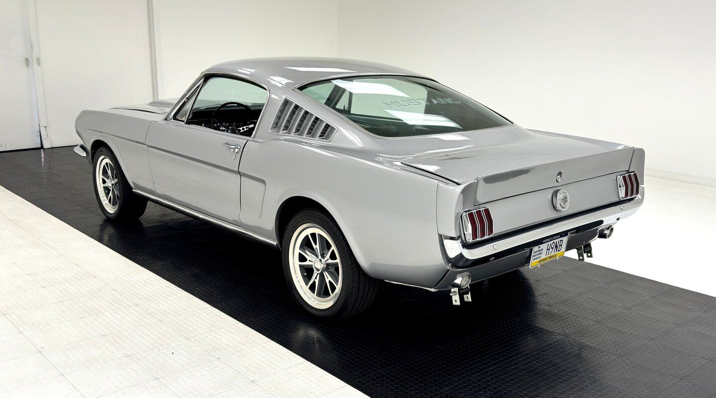 Ford-Mustang-Coupe-1966-2