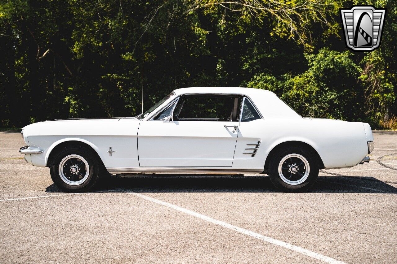 Ford-Mustang-Coupe-1966-3