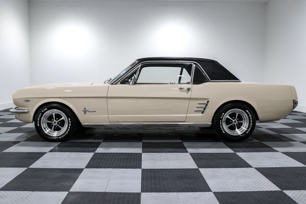 Ford-Mustang-Coupe-1966-3