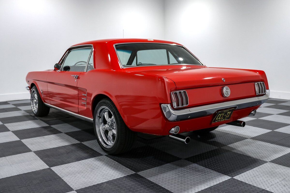 Ford-Mustang-Coupe-1966-4