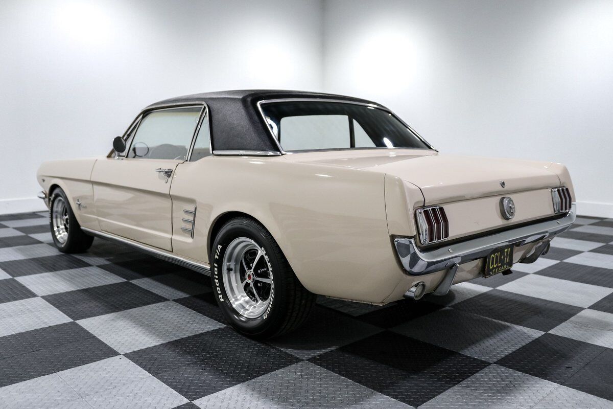 Ford-Mustang-Coupe-1966-4