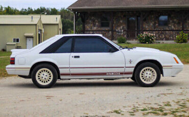 Ford-Mustang-Coupe-1984-8