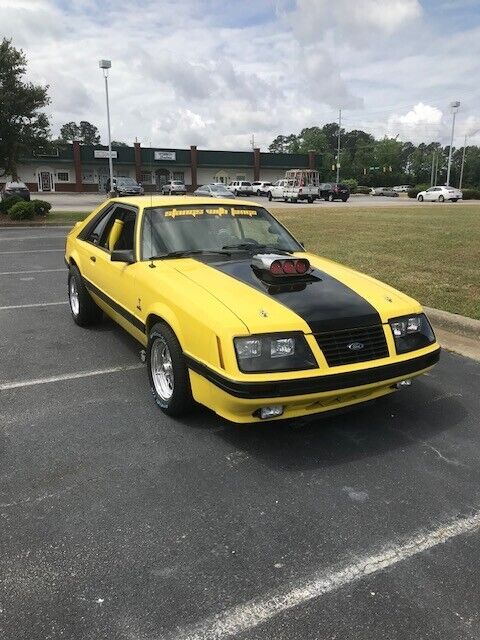 Ford-Mustang-Coupe-1985-22