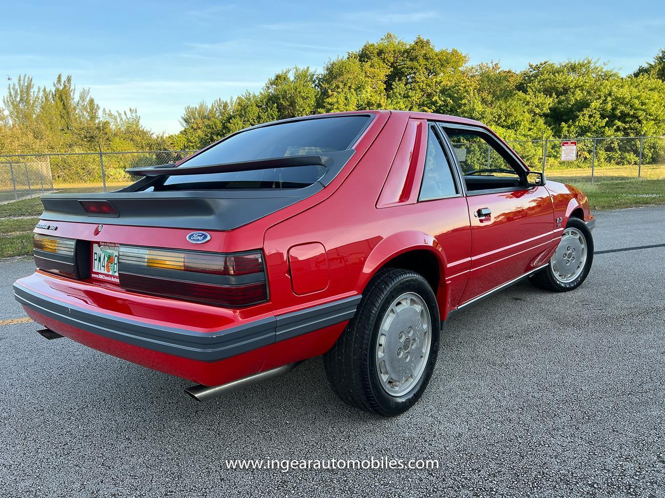 Ford-Mustang-Coupe-1986-1