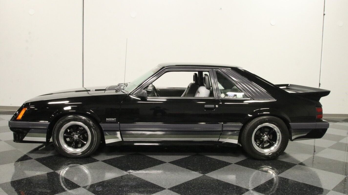 Ford-Mustang-Coupe-1986-2