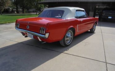 Ford-Mustang-convertible-1965-2