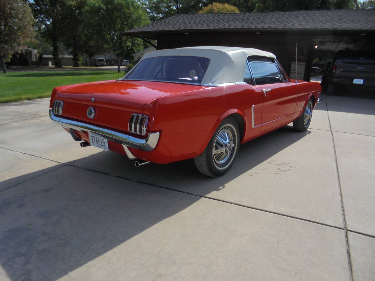 Ford-Mustang-convertible-1965-2