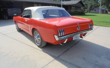 Ford-Mustang-convertible-1965-3