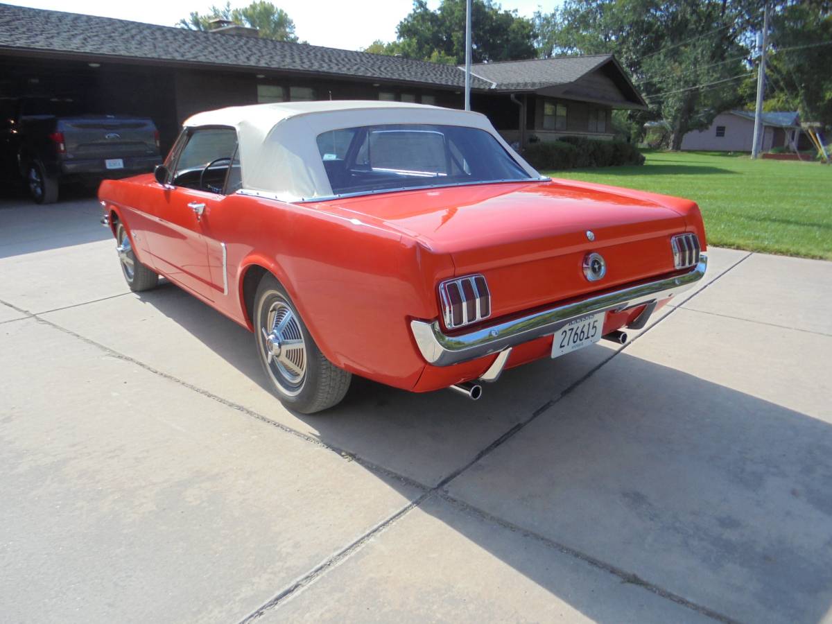 Ford-Mustang-convertible-1965-3