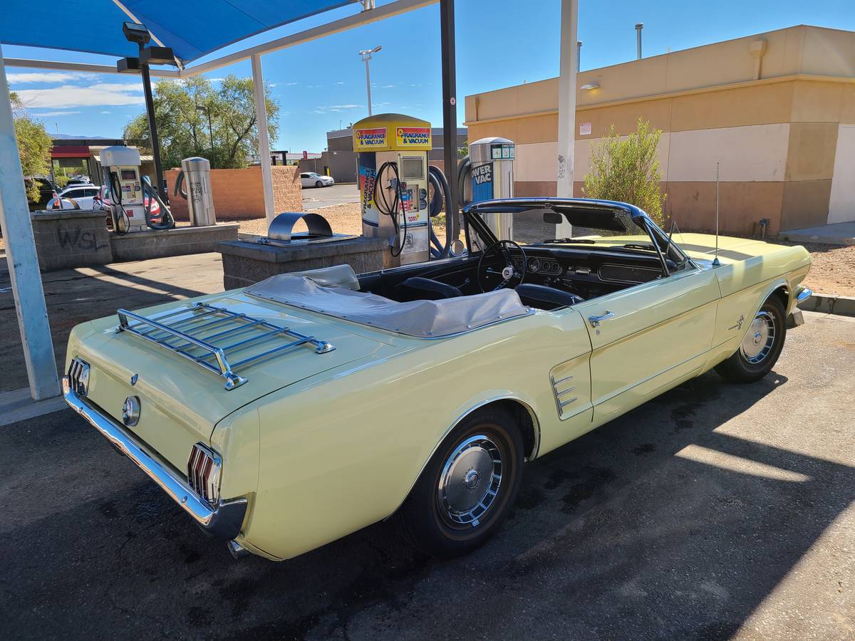 Ford-Mustang-convertible-1966