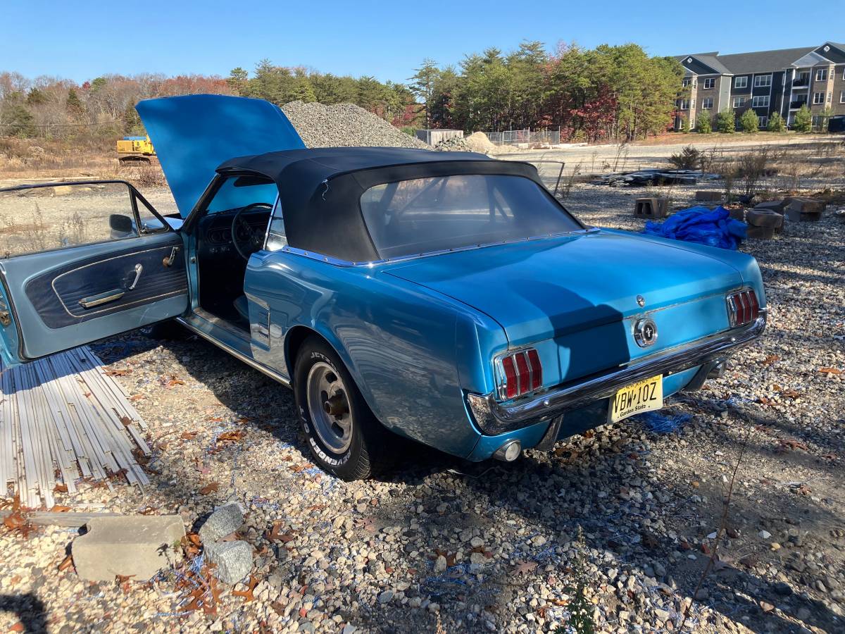 Ford-Mustang-convertible-1966-5