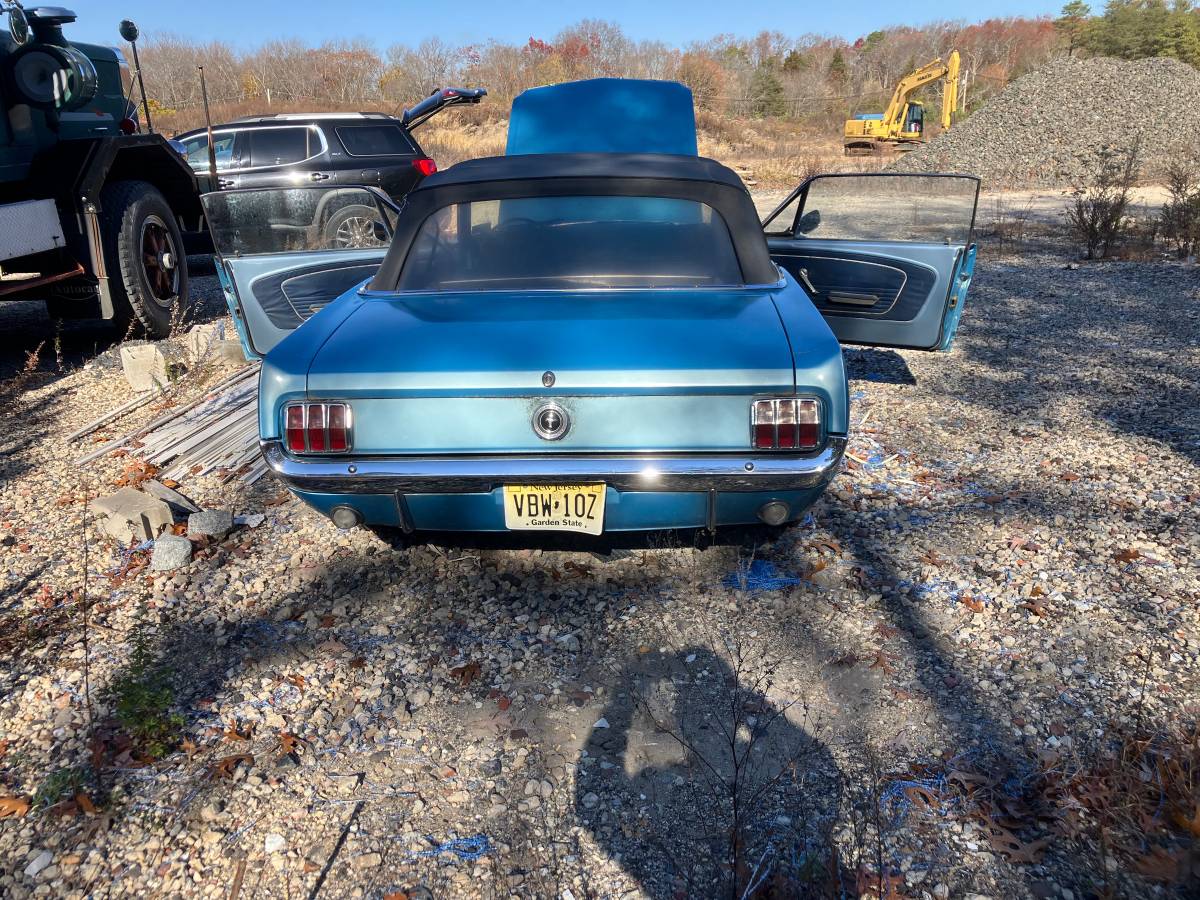 Ford-Mustang-convertible-1966-7