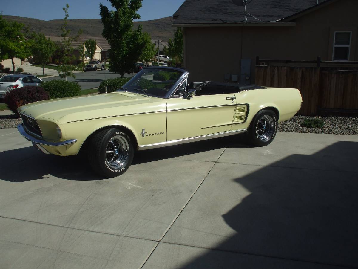 Ford-Mustang-convertible-1967-1