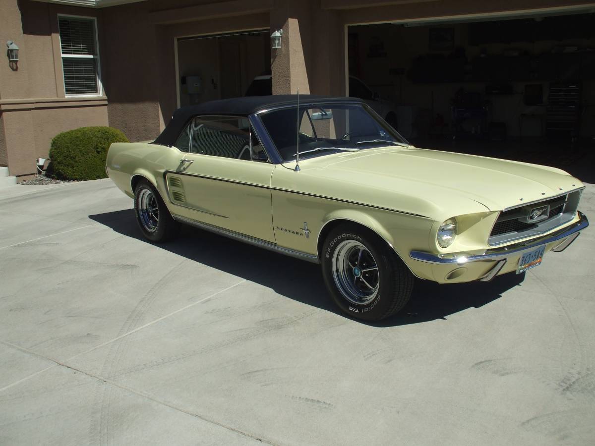 Ford-Mustang-convertible-1967