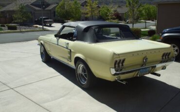 Ford-Mustang-convertible-1967-2