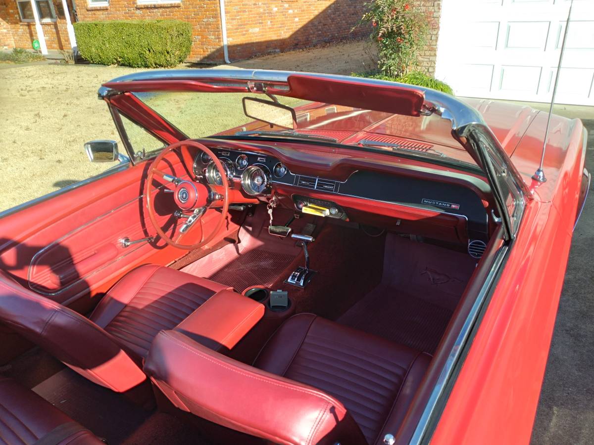 Ford-Mustang-convertible-1967-2