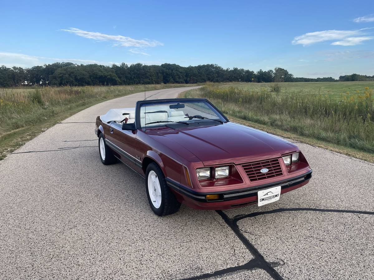 Ford-Mustang-convertible-lx-1984-18