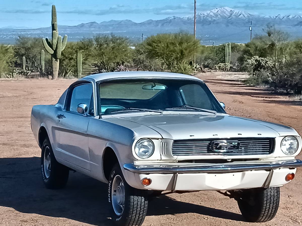 Ford-Mustang-coupe-1966-7