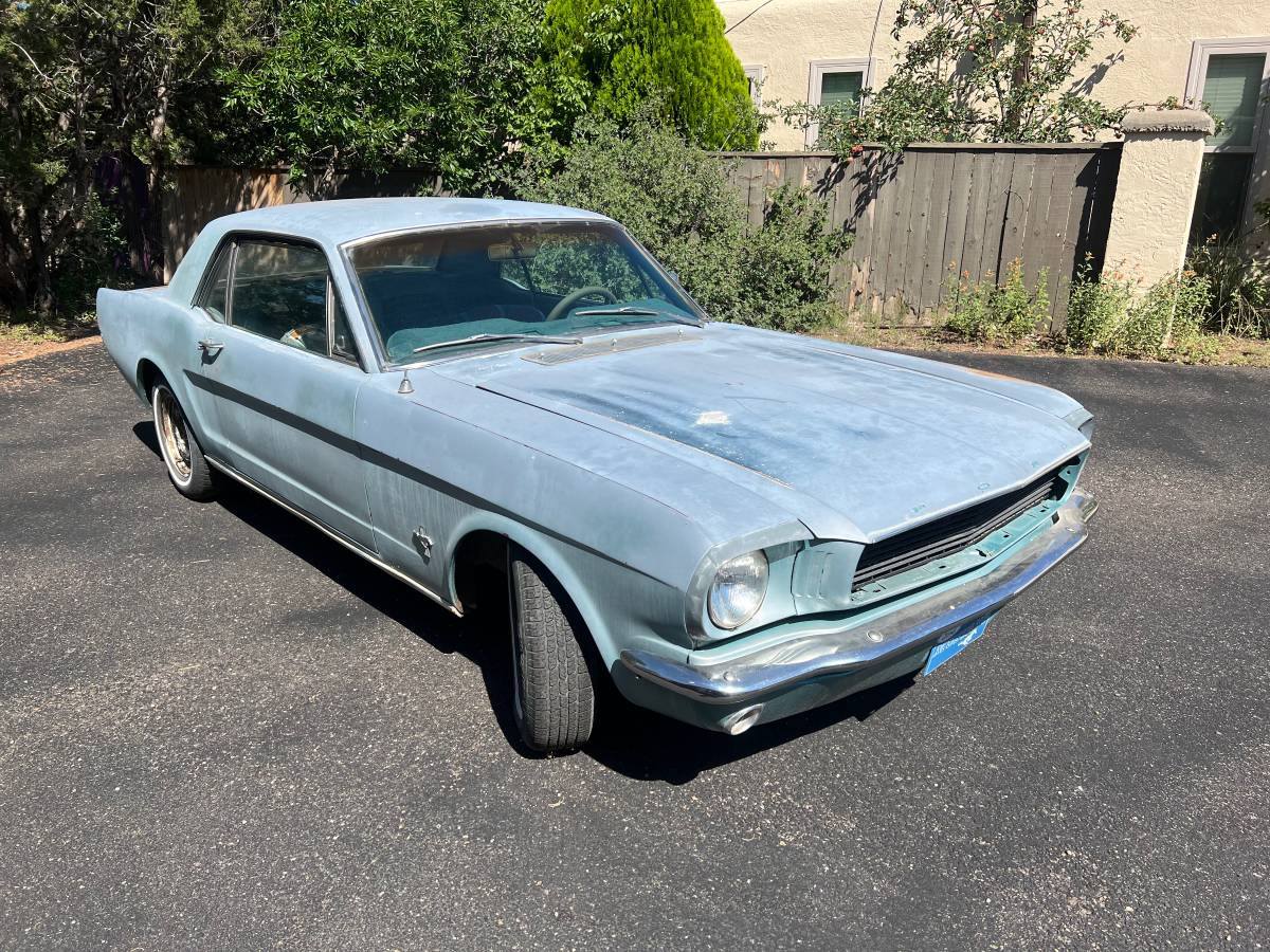 Ford-Mustang-coupe-aqua-1966-1