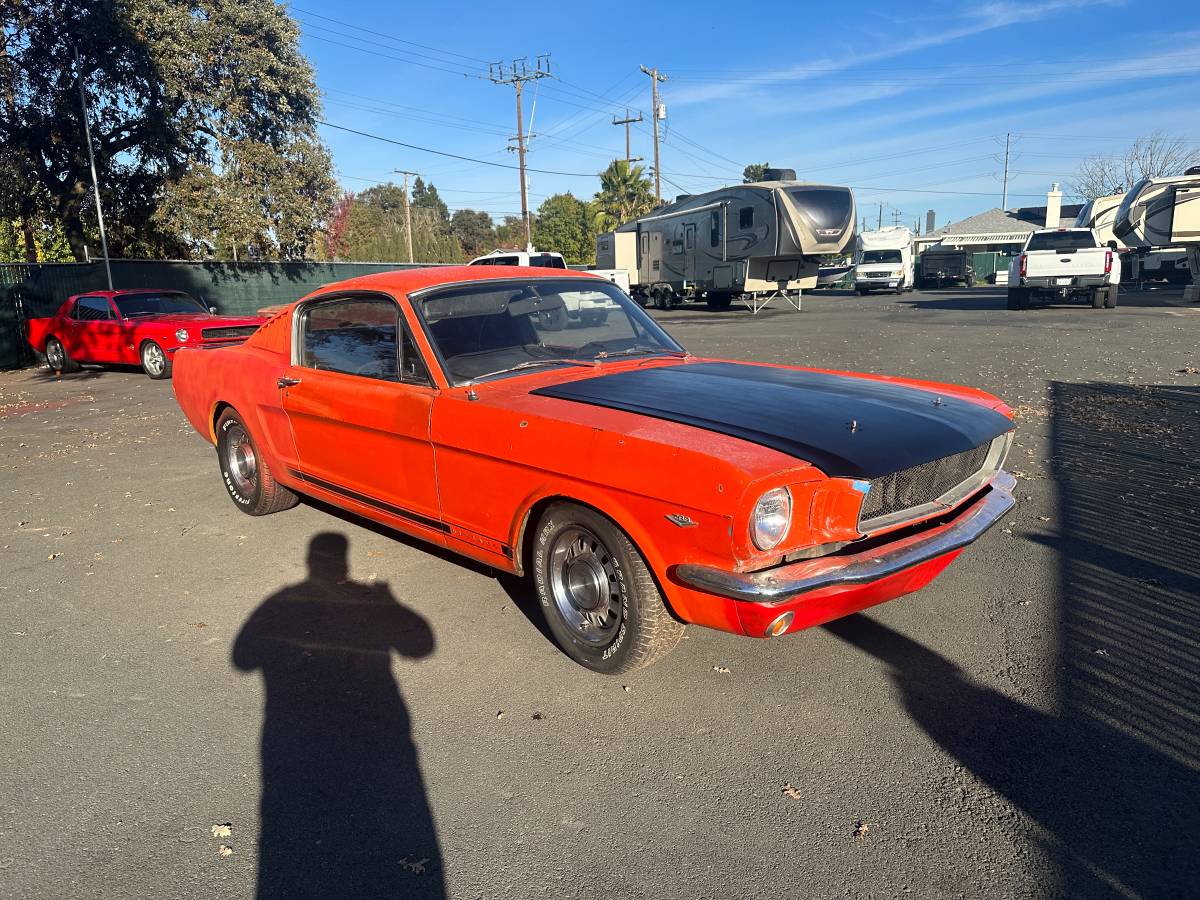 Ford-Mustang-fastback-1965-1