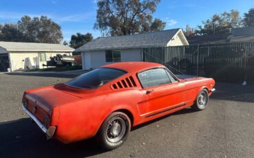 Ford-Mustang-fastback-1965-2