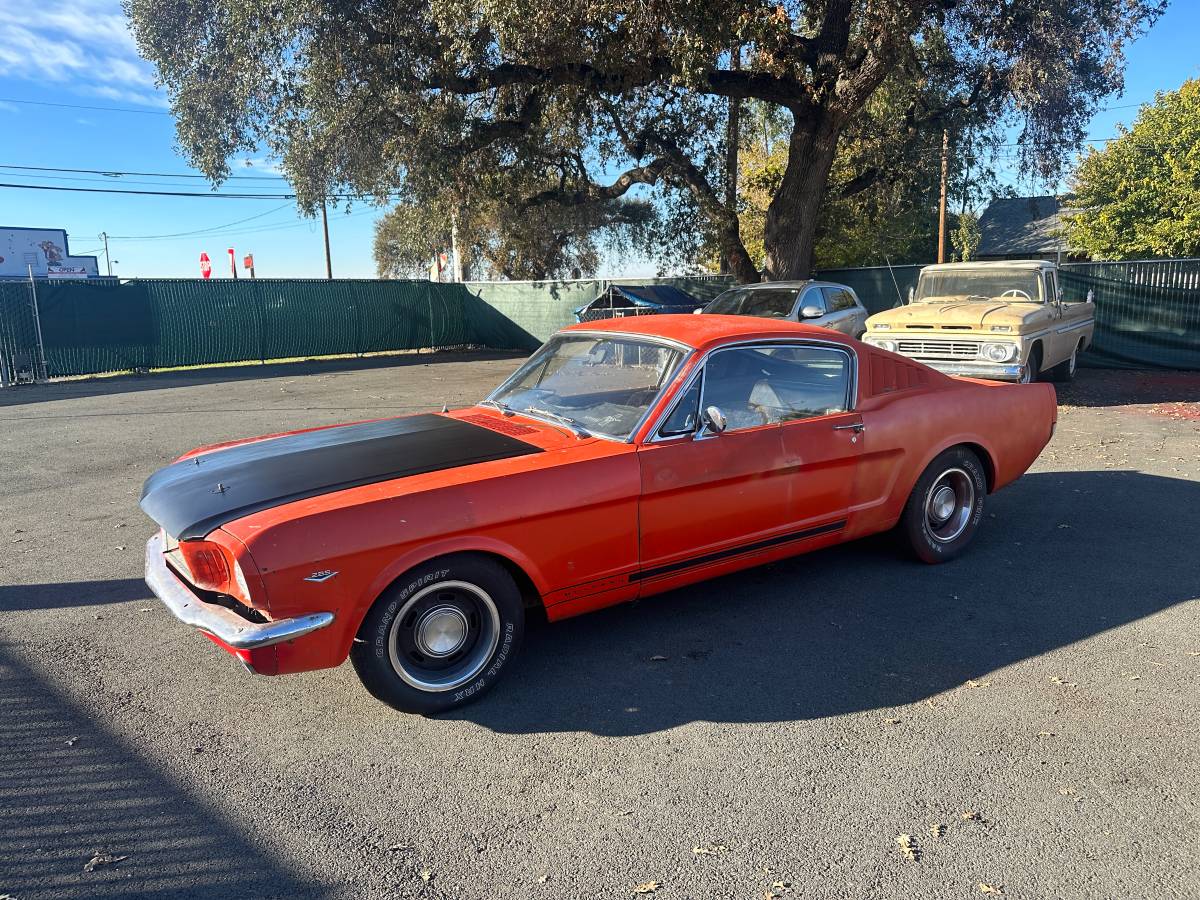 Ford-Mustang-fastback-1965-3