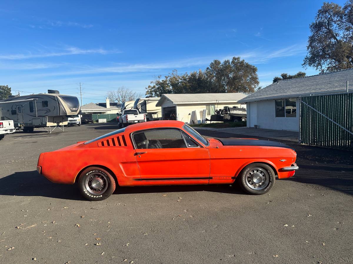 Ford-Mustang-fastback-1965