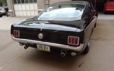 Ford-Mustang-gt-1966-3