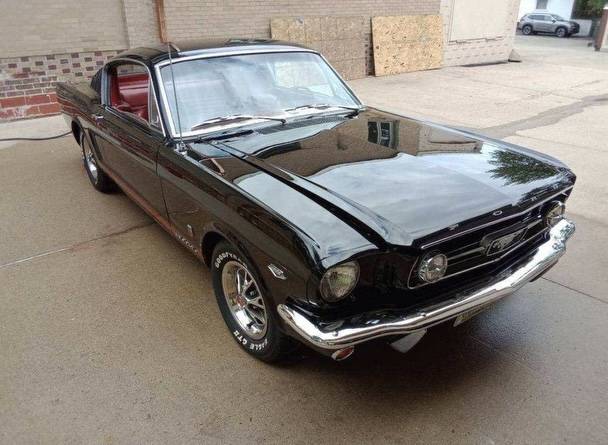 Ford-Mustang-gt-1966-6