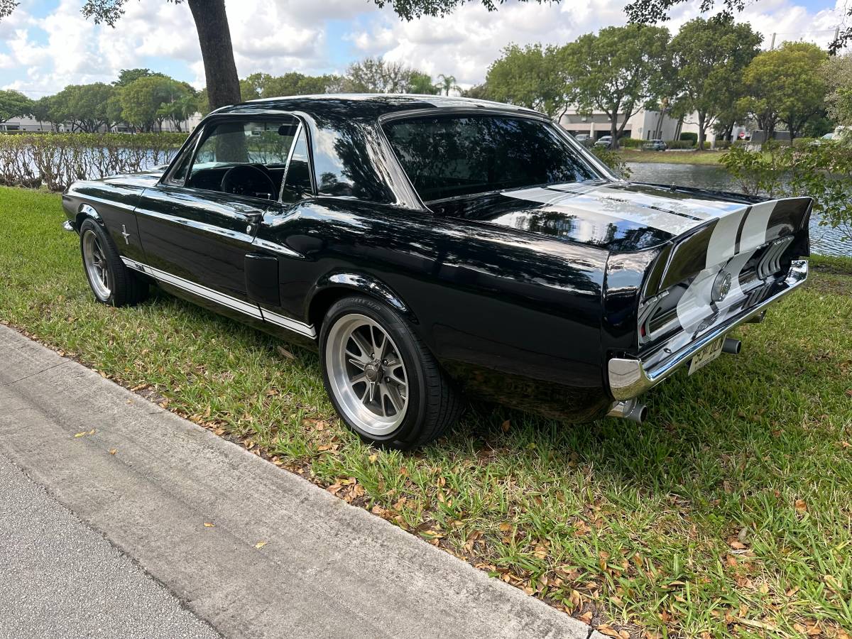 Ford-Mustang-gt-1967-4