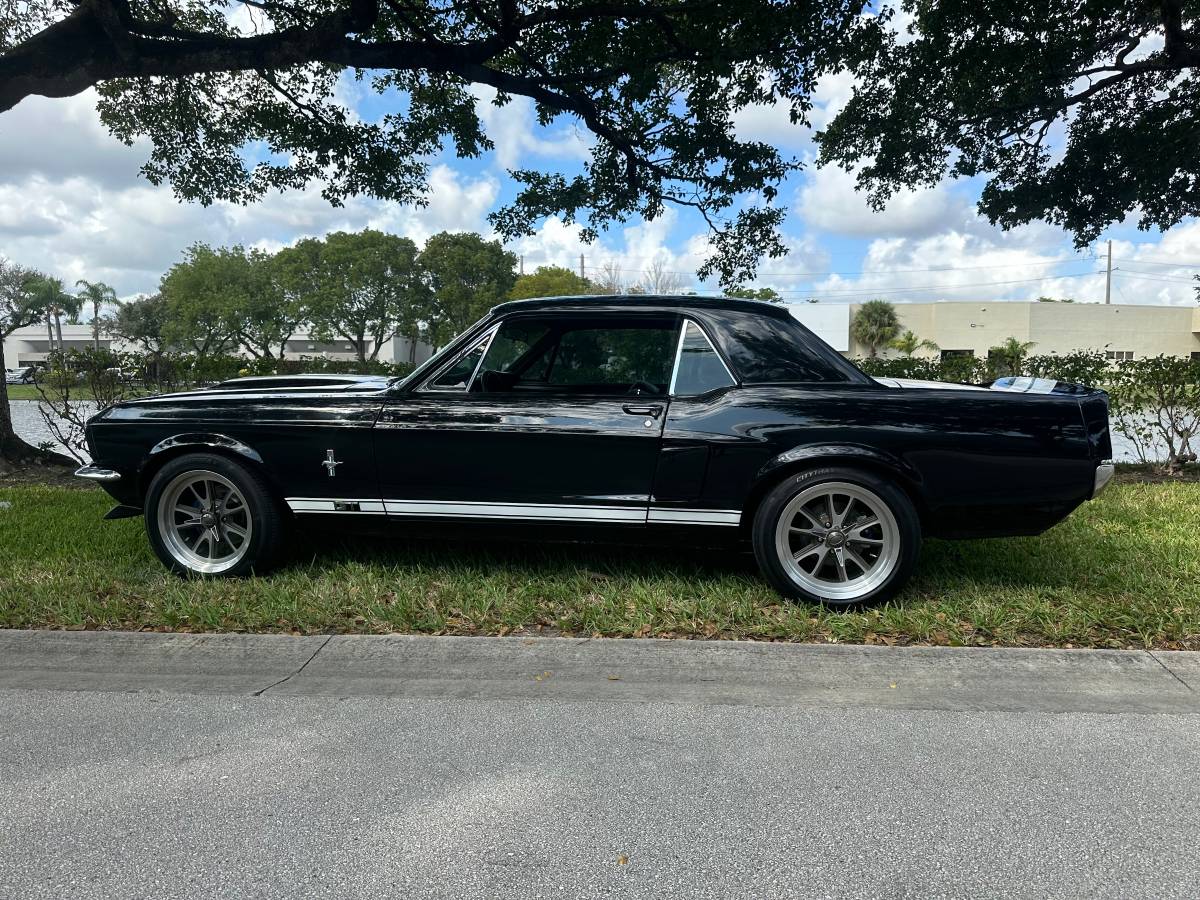 Ford-Mustang-gt-1967-6