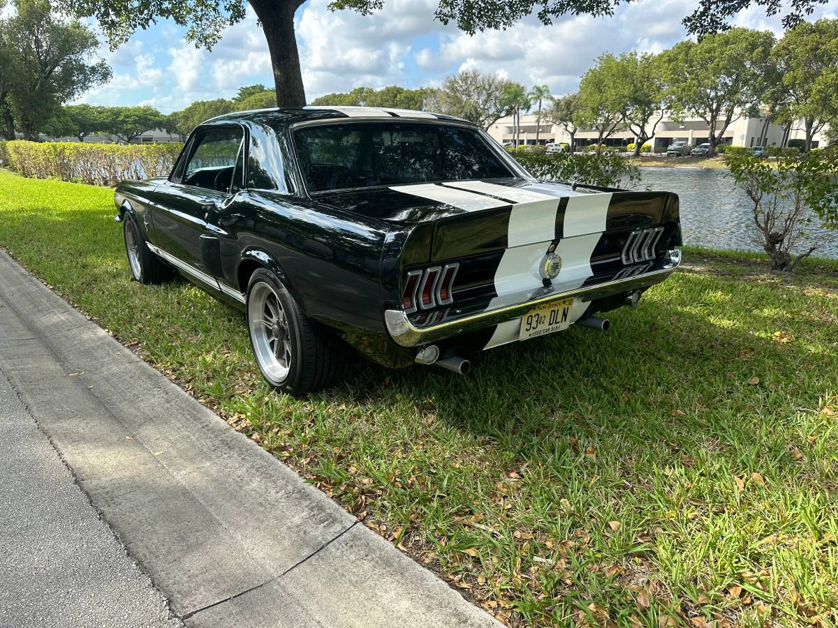 Ford-Mustang-gt-1967-7