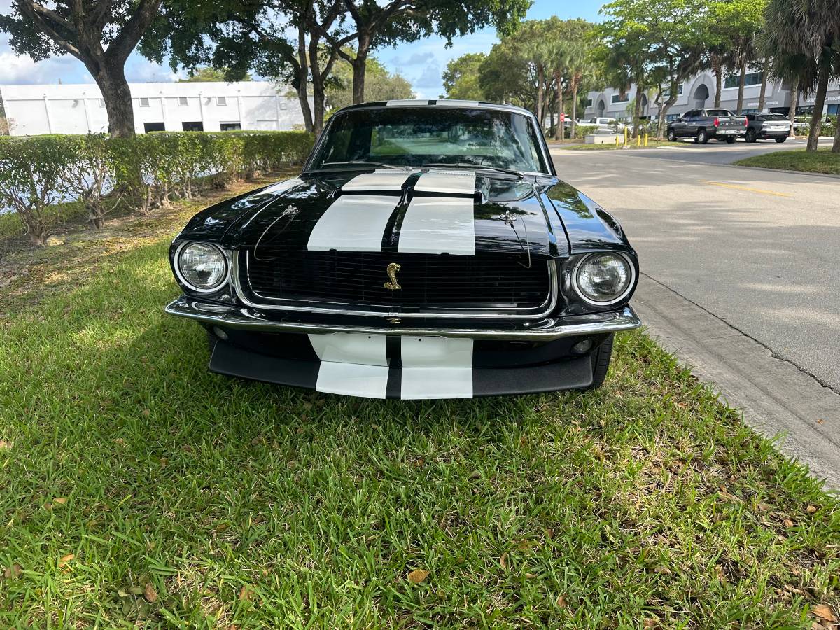 Ford-Mustang-gt-1967-9